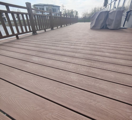 休閑現代鄉(xiāng)村旅游配套商用房塑木工程